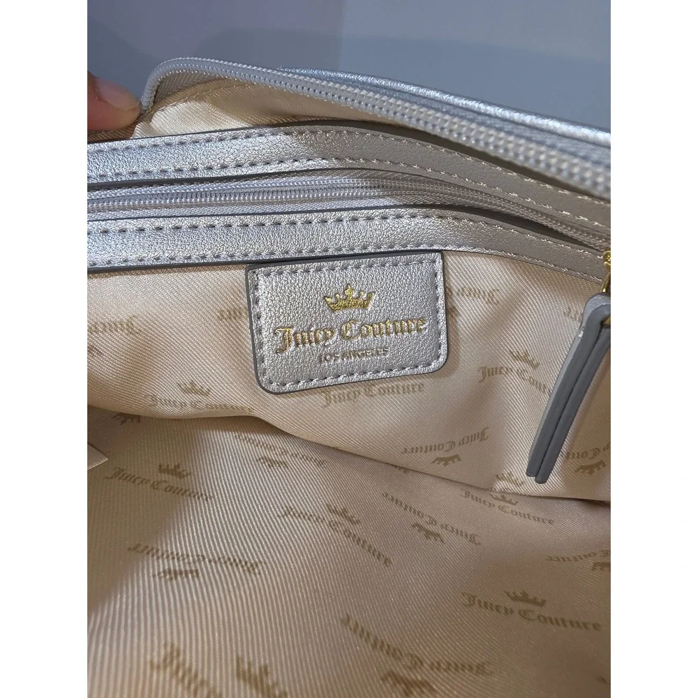 Juicy Couture Silver Metallic‎ Clutch Crossbody Chain Strap Bag 3 Inside Pockets